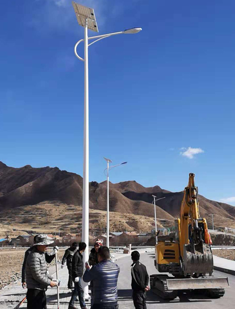 甘南碌曲10米石河子乡太阳能路灯项目